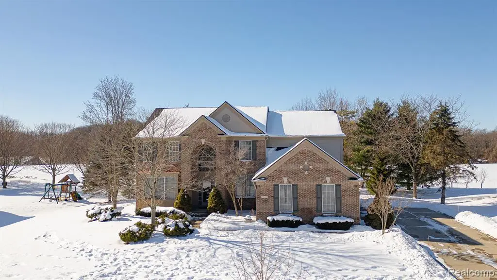 1546 Covington Woods, Lake Orion, MI  - #1