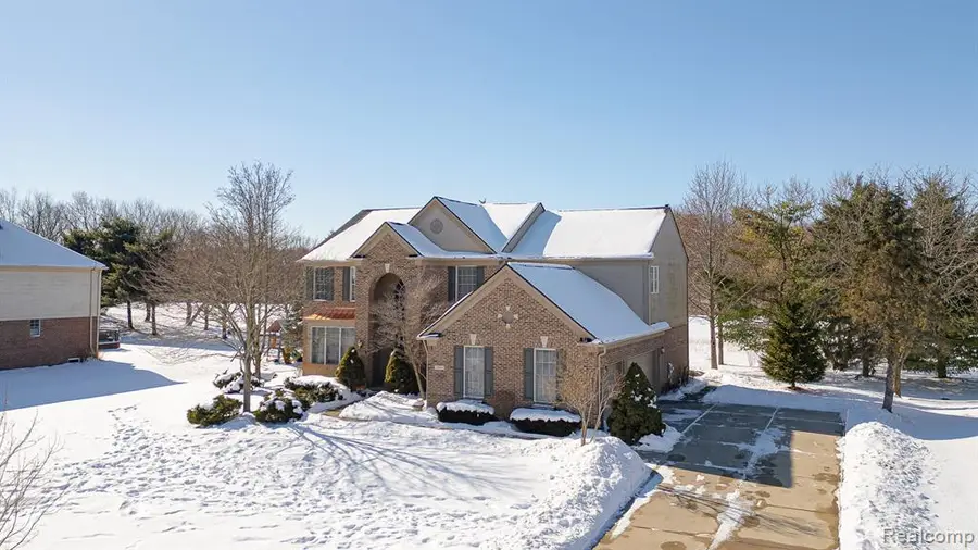 1546 Covington Woods, Lake Orion, MI  - #3