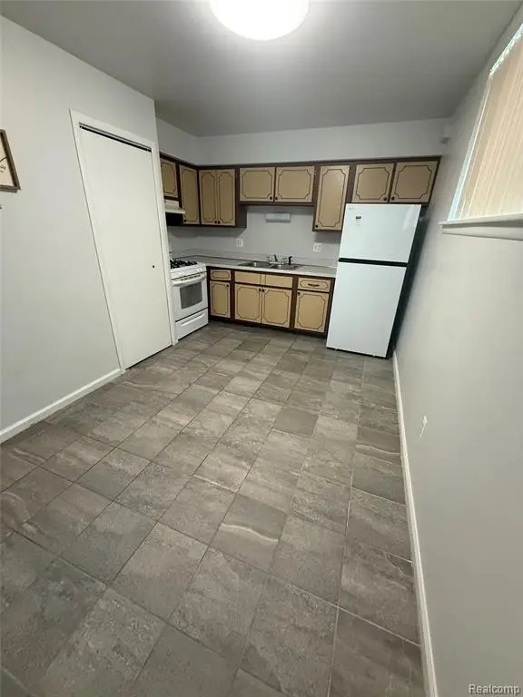 8140 Denwood, Sterling Heights, MI  - #3