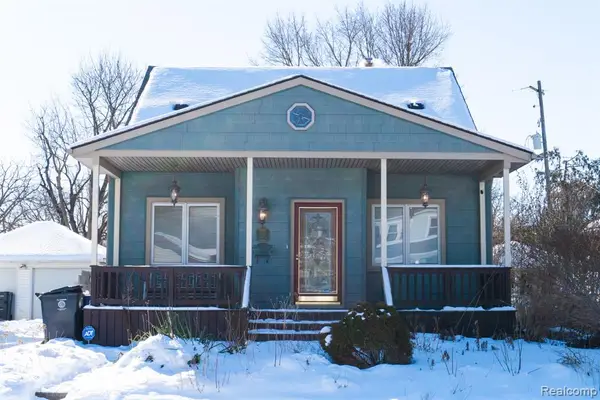 825 Frank, Flint, MI 