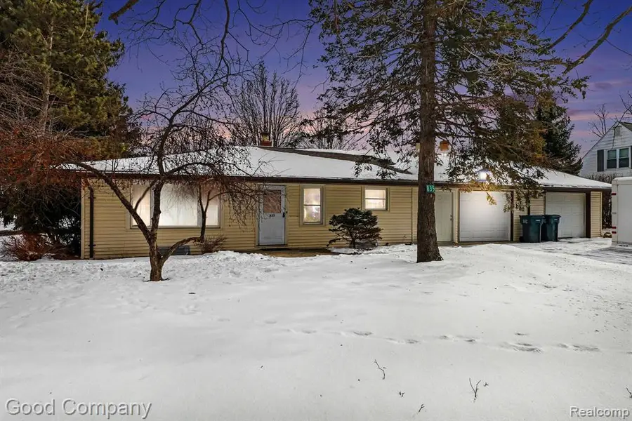 835 S Saginaw, Lapeer, MI  - #2