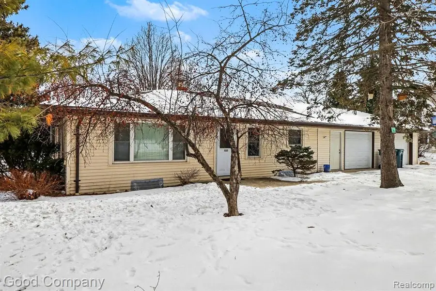 835 S Saginaw, Lapeer, MI  - #3