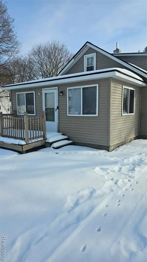 4392 E Coldwater, Flint, MI  - #3