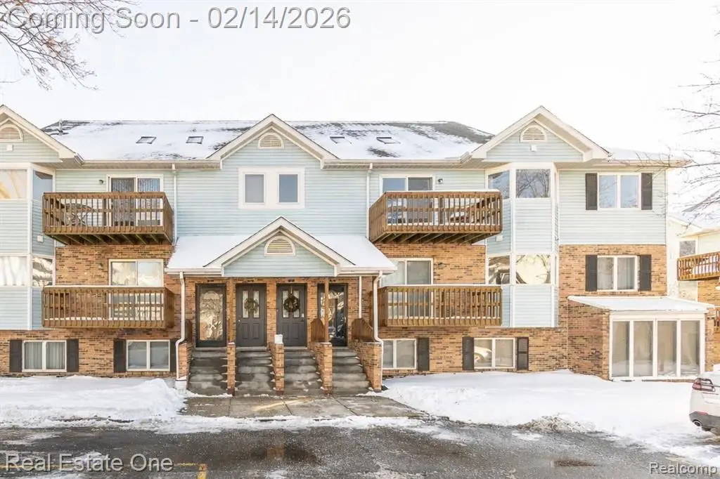 352 Pinewood, Plymouth, MI 48170 - #1