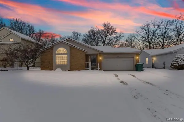870 Alpine, Brighton, MI 