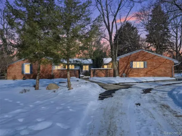 1063 Avon, Rochester Hills, MI 