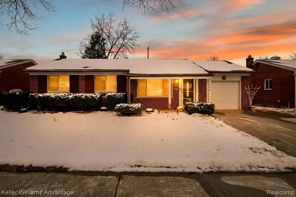 33086 Allen, Livonia, MI  - #1