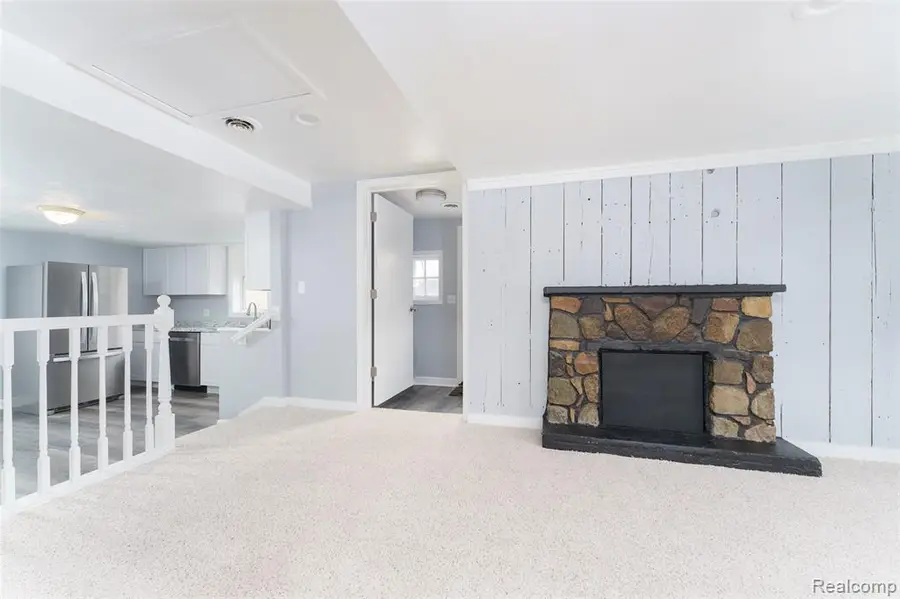 320 N Hibbard, Fowlerville, MI  - #3