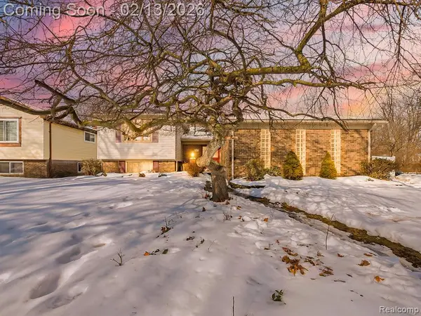 2365 Niagara, Troy, MI 