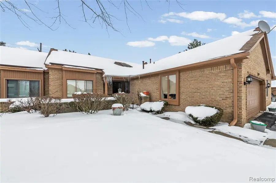 2162 London Bridge, Rochester Hills, MI  - #3