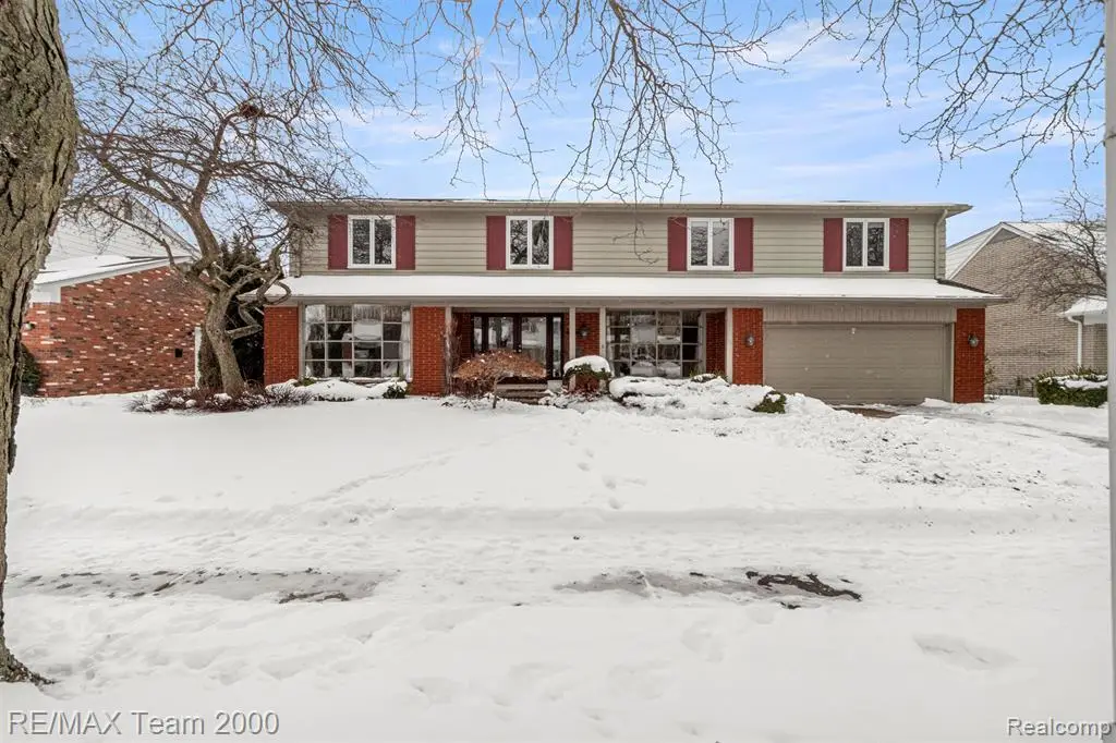 741 Briarcliff, Grosse Pointe Woods, MI  - #1