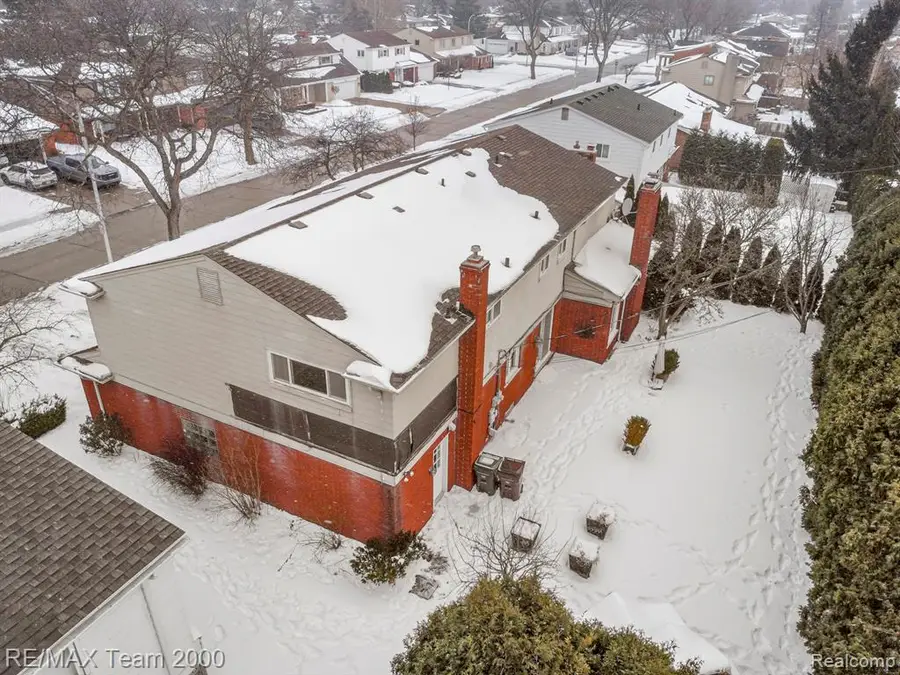 741 Briarcliff, Grosse Pointe Woods, MI  - #2