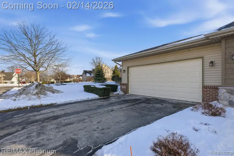 1239 Cedarwood, Brighton, MI  - #3
