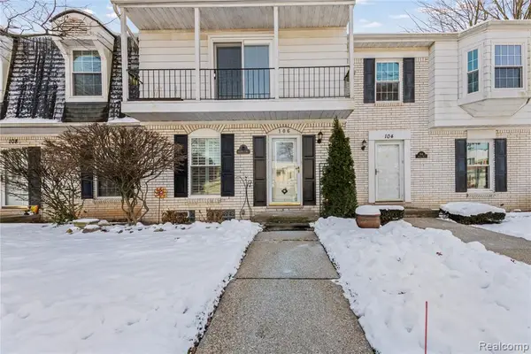 106 Manor, Rochester Hills, MI 