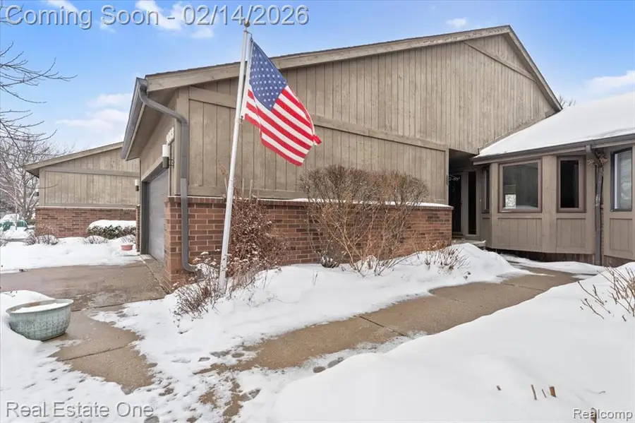 9883 Hawthorne Glen, Grosse Ile, MI  - #2