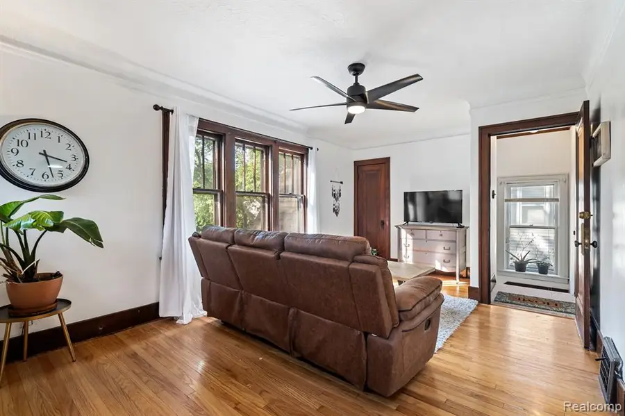 925 E 2nd, Royal Oak, MI  - #3