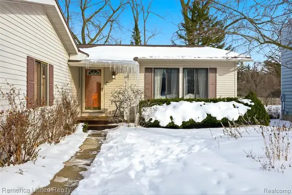 968 Touraine, East Lansing, MI 