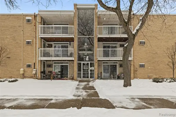4909 Crooks #D6, Royal Oak, MI 