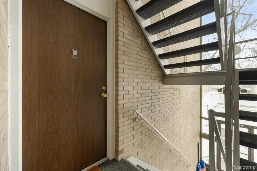 4909 Crooks #D6, Royal Oak, MI  - #2