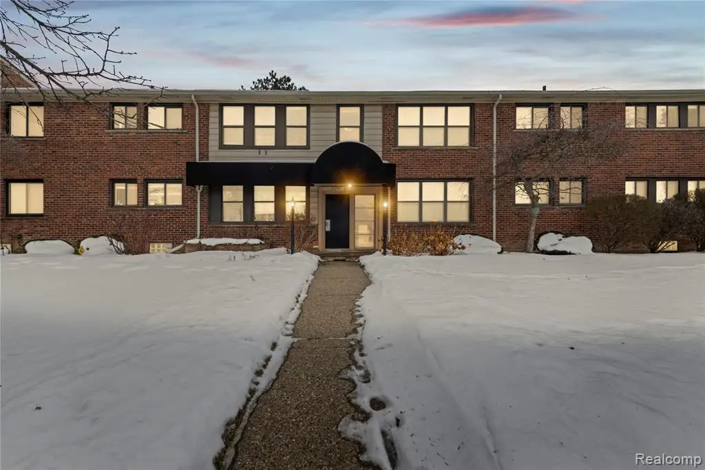 25777 Woodward, Royal Oak, MI  - #1