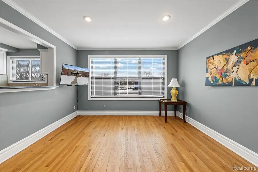 25777 Woodward, Royal Oak, MI  - #3