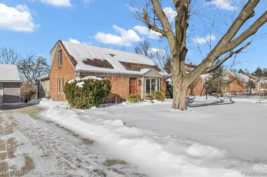 1938 Beverly, Sylvan Lake, MI  - #2