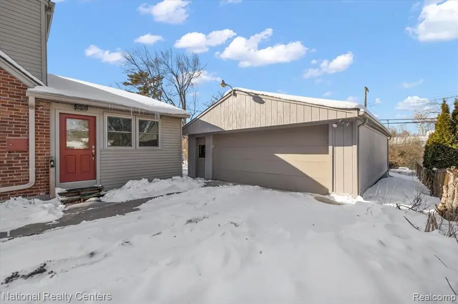 1938 Beverly, Sylvan Lake, MI  - #3