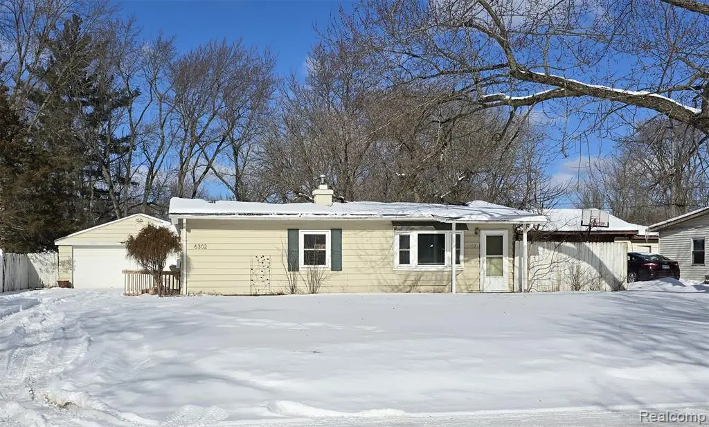 6302 Springdale, Grand Blanc, MI  - #1