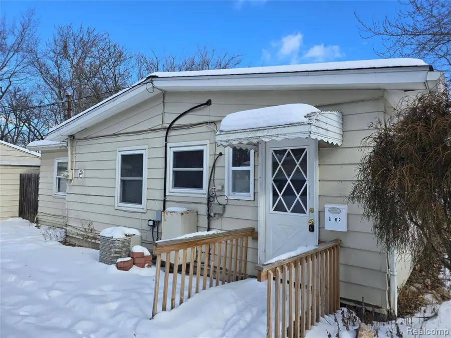 6302 Springdale, Grand Blanc, MI  - #3