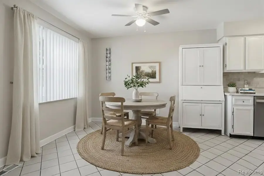 24624 Olde Orchard #121, Novi, MI  - #3