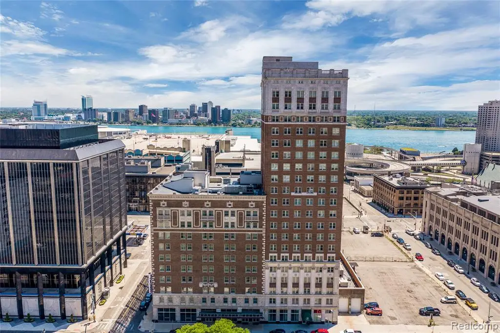 525 W Lafayette, Detroit, MI 48226 - #1
