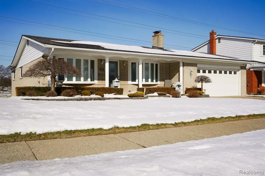 11191 Canterbury, Warren, MI  - #2