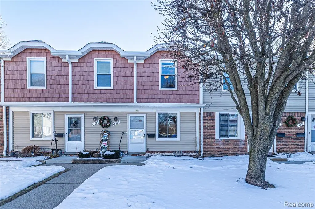 45860 Kensington, Utica, MI 48317 - #1