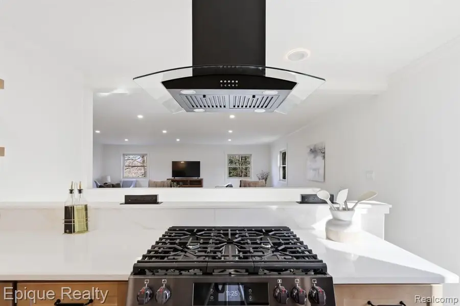 4563 Clifford, Brighton, MI 48116 - #2