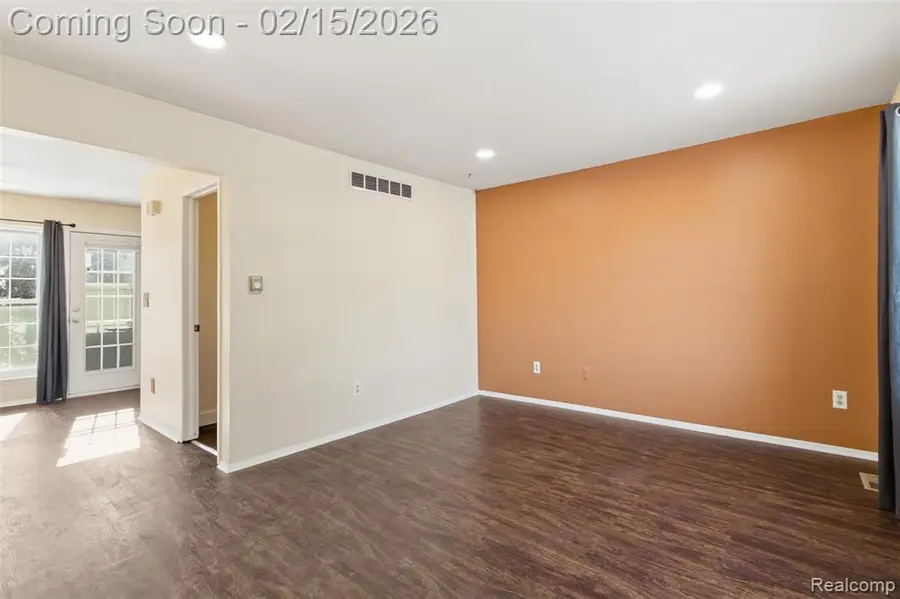 2618 Seaton Circuit, Warren, MI  - #3