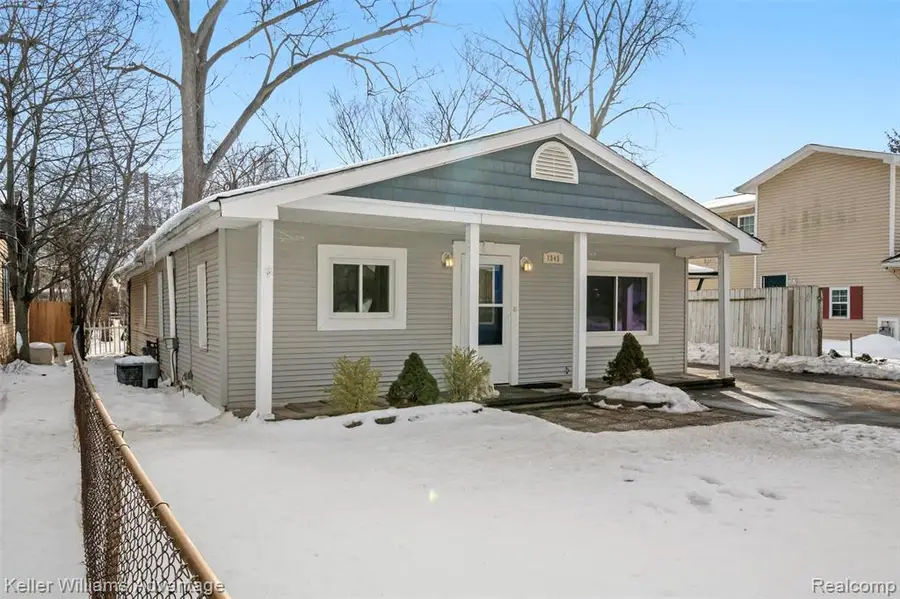 1345 Hendricks, Waterford, MI  - #3