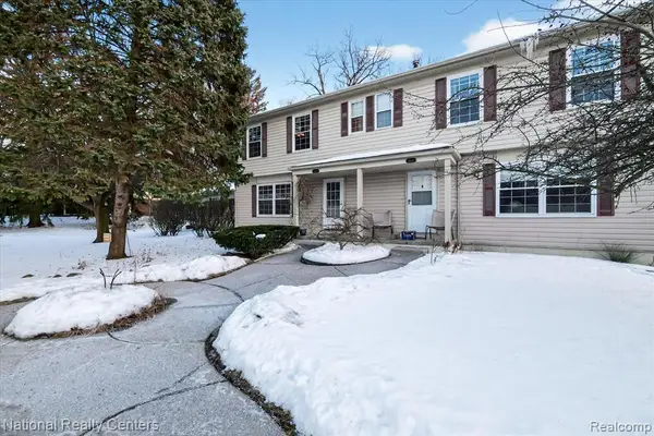 2124 Park Place, Walled Lake, MI 