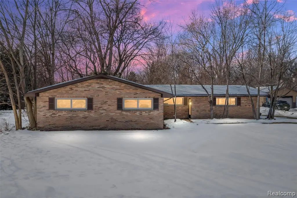 26261 La Muera, Farmington Hills, MI 48334 - #1