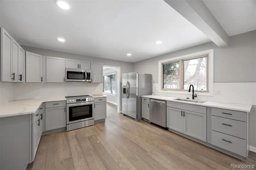 26261 La Muera, Farmington Hills, MI 48334 - #2