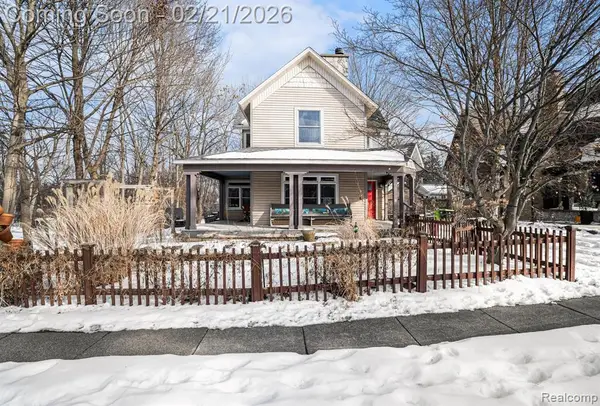 825 S Leroy, Fenton, MI 