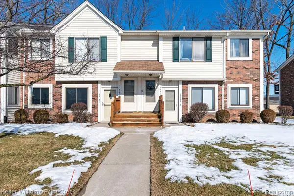 17437 Utica Oaks, Roseville, MI 