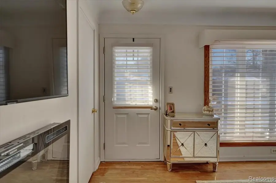 1274 1st, Lapeer, MI  - #3