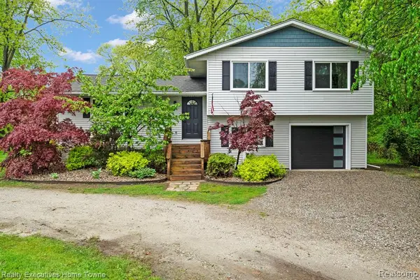 5851 Lakeshore, Fort Gratiot, MI 