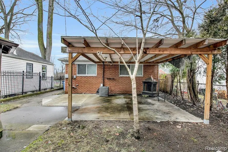 7518 Hazelton, Dearborn Heights, MI  - #2