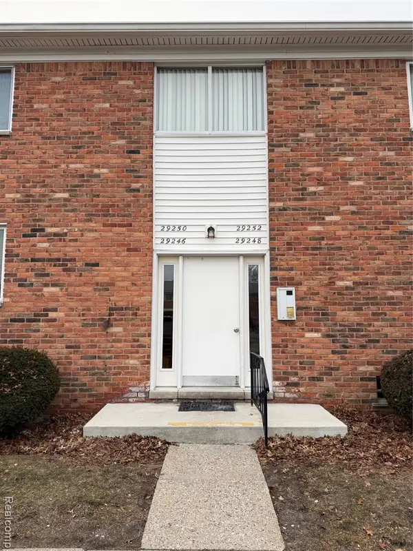 29248 Hoover, Warren, MI 