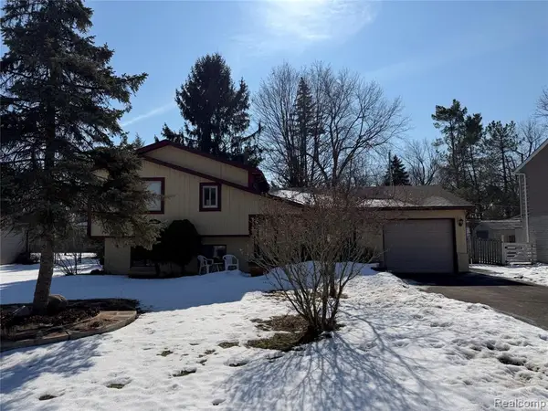 222 Wainwright, Novi, MI 