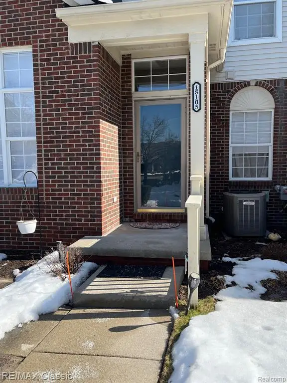 18105 Adri, Walled Lake, MI 