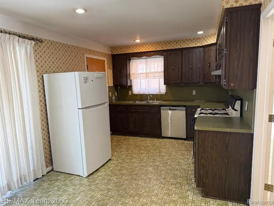 6135 Ardmore, Dearborn Heights, MI 48127 - #2