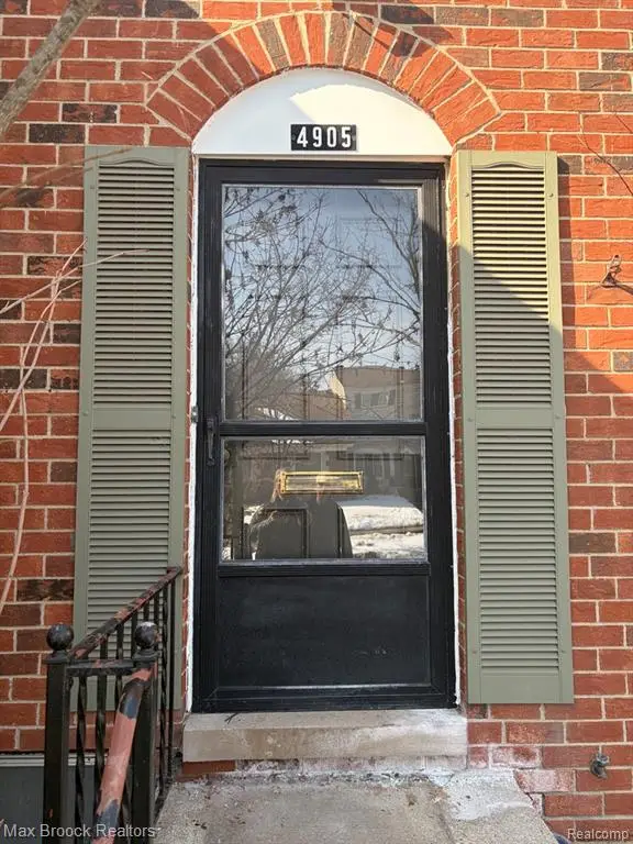 4905 Coventry, Royal Oak, MI 