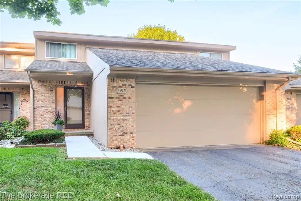 7912 Meadow #81, Waterford, MI  - #1